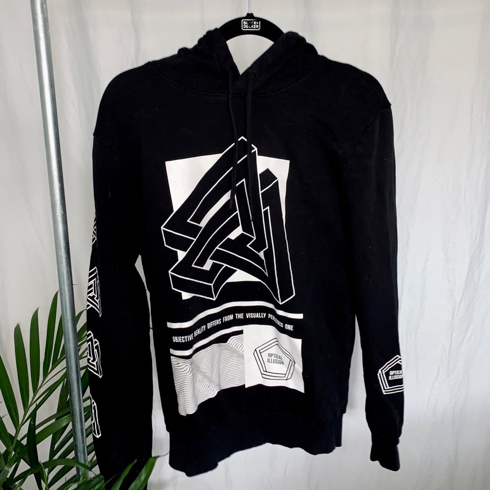 ☀️Graphic design hoodie size small🔥
